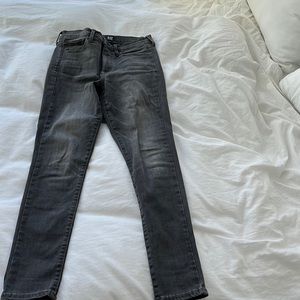 Gap light grey low-rise skinny jeans. Size 25